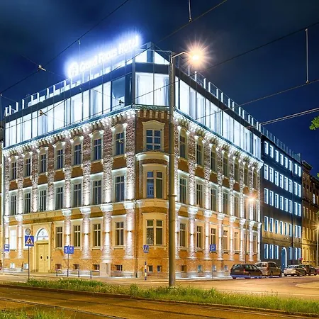 Отель Grand Focus 4*